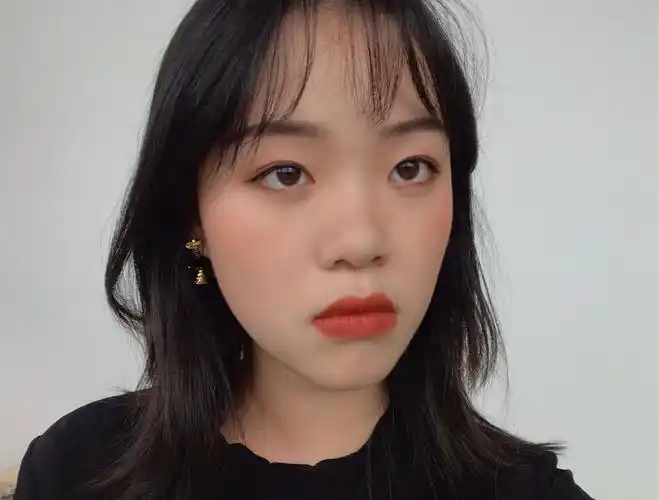 塌鼻子的女生留什么发型好看? - 知乎