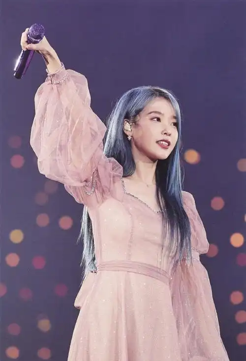 iu粉色挑染预告海报##iu韩国第一女solo