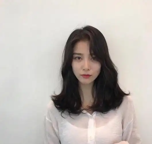 40岁女人剪发要想不踩雷,尽量留这三种"发型",连气质都高级了