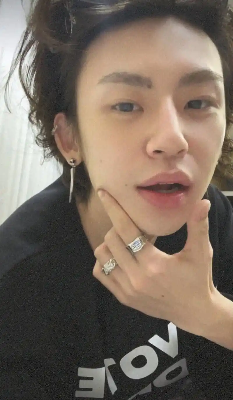 太帅了宝贝 每一张我都好爱#小鬼王琳凯 - 抖音