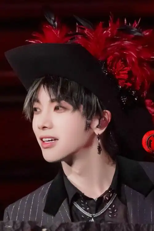 这世上一切美好的事情,你的脸就占了99%@华晨宇yu