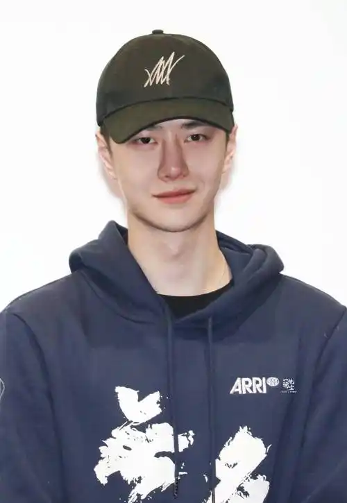 王一博素颜无滤镜照片曝光,素颜状态让人吃惊