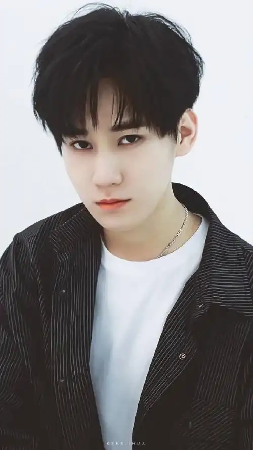 『张真源夏日少年派』