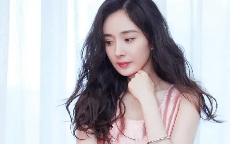 杨幂粉色礼服性感图片桌面壁纸高清大图预览1920x1200_大陆明星下载