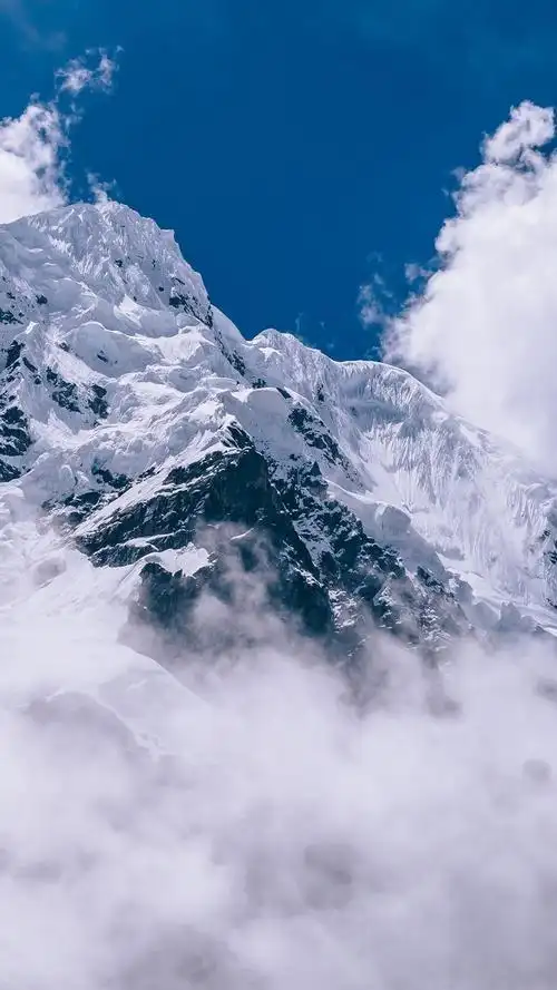 壁纸 厚厚的云层,雪山 3840x2160 uhd 4k 高清壁纸, 图片, 照片