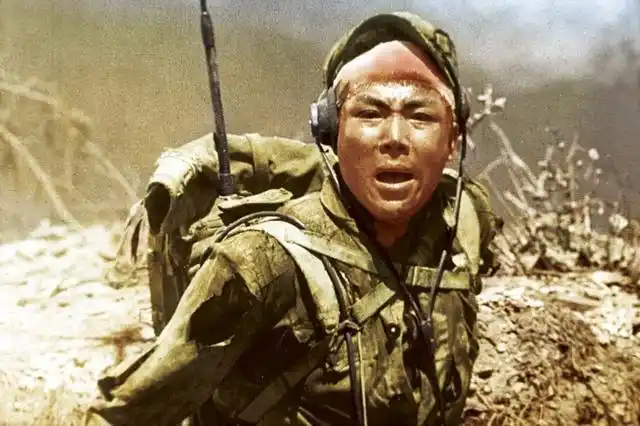 一组彩色的老电影英雄儿女剧照虽时隔半个世纪仍是感动不不已