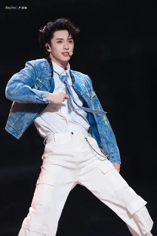 严浩翔叁重楼暨出道四周年演唱会