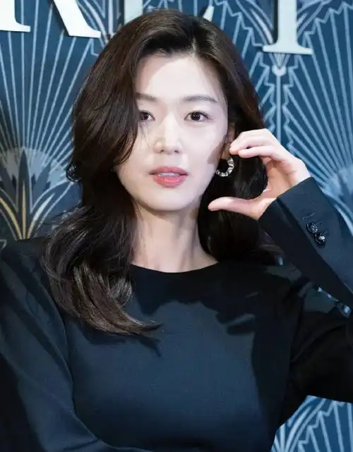 全智贤韩国又一个用散粉的人#看了全智贤的近照,为数不多的韩国用