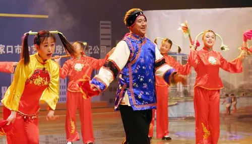 吕峰出生在尚义县大营盘乡白花滩村.