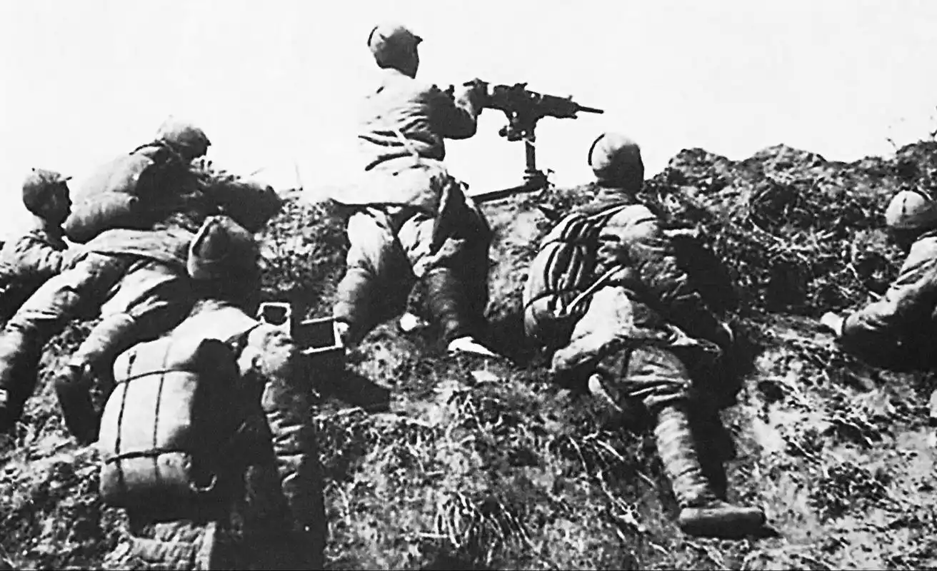 抗战照片,八路军正在伏击鬼子