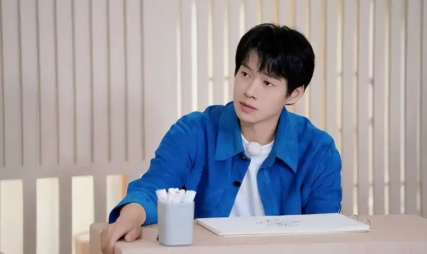 魏大勋:调戏李沁,嫩草喂老牛,娱乐圈版"捞男"?