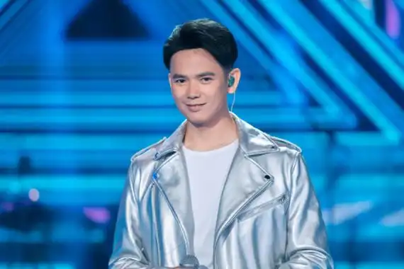 中国好声音第二季亚军张恒远因患黑色素瘤去世,年仅37岁.