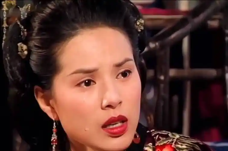 6版《天龙八部》李青萝对比:少时不知舅妈美,光顾看神仙姐姐了_王夫人