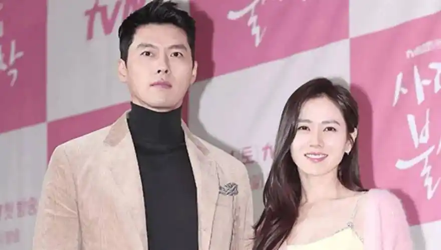 女神孙艺珍举办豪华婚礼,连换四套婚纱照,两人牵手甜笑像偶像剧_玄彬