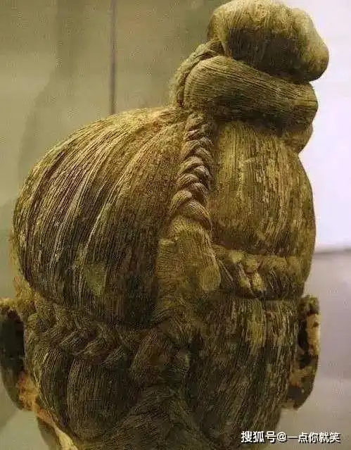 原创兵马俑有话说一个小小的发髻推动秦国底层对军功制的普遍认可