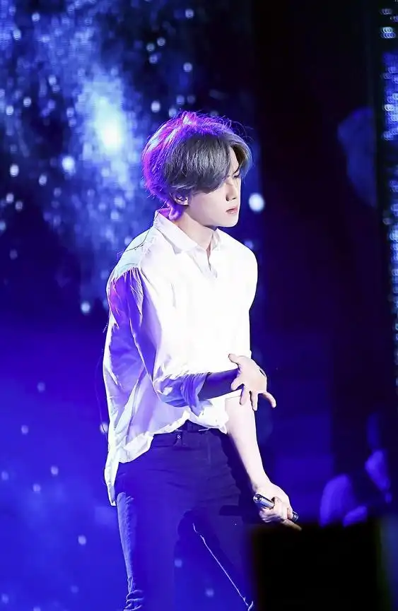 exo吴世勋高清舞台美照