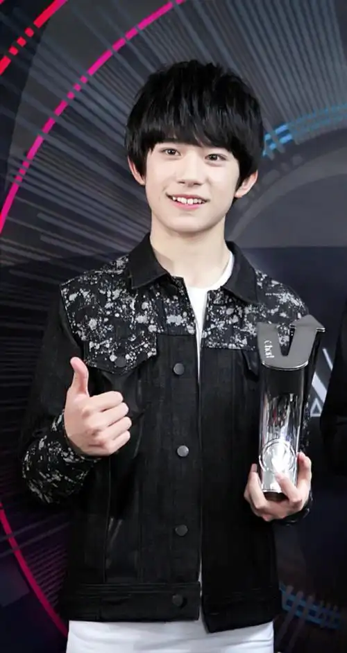 【tfboys易烊千玺】150411 音悦v榜年度盛典 高清 cr.