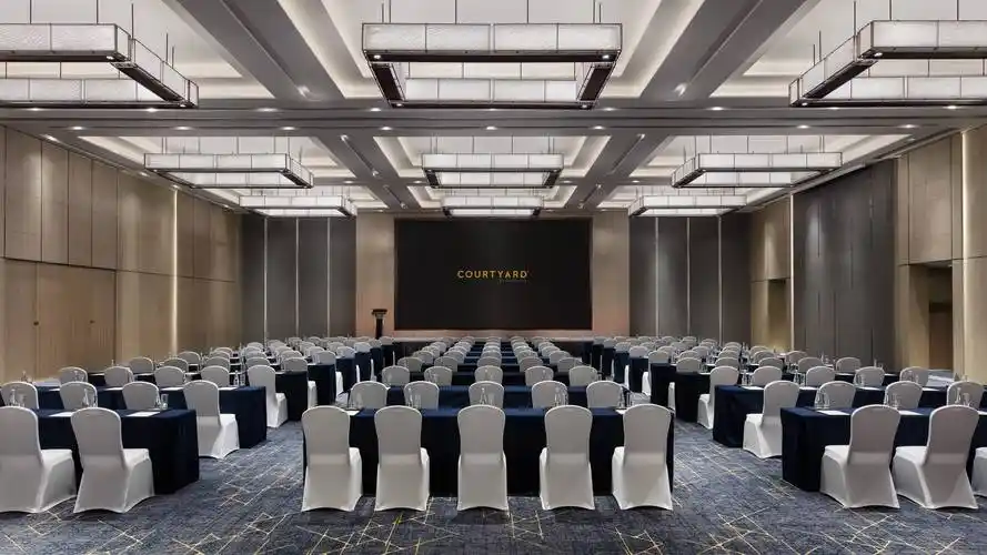 深圳同泰万怡酒店位于大空港核心区域,紧邻全球规模最大的深圳国际