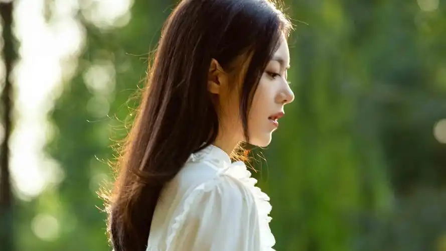 电脑壁纸 明星 大陆明星 赵今麦清新迷人写真