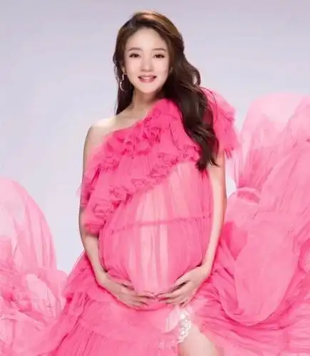 原创安以轩孕肚照惹女生羡慕:为啥明星怀孕只胖肚子?医生解释很到位