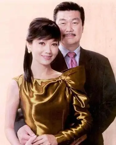 被家庭拖累的赵雅芝:两度息影,2段婚姻3个儿子,67岁人设崩了