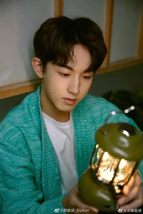 郭俊辰晒十月库存三宫格随拍##ip风向标