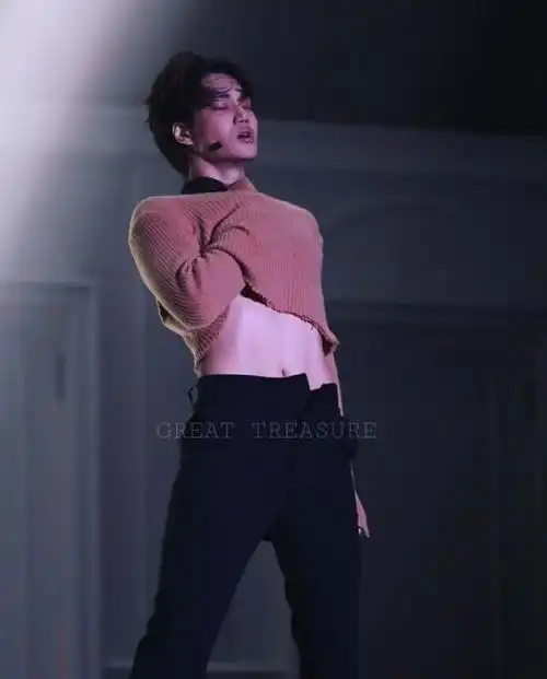 朴灿烈的身材被exo公认边伯贤给自己挖坑都暻秀最不在乎身材