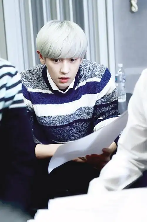 白发灿烈 #朴灿灿 #邻居美男√ 『cr. 朴… - 堆糖,美图壁纸兴趣社区