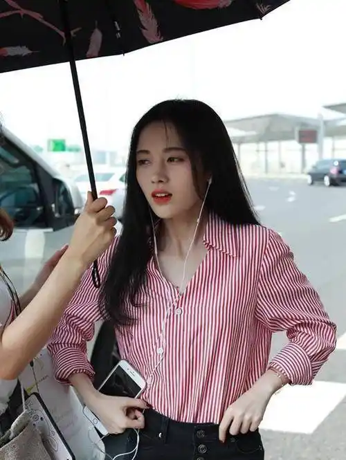 76斤鞠婧祎高腰裤是标配,1米59的身高赢在了身材比例!_穿着_短裤_体重