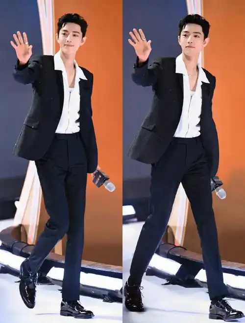 肖战的胸肌好明显#胸肌好明显大长腿也很明显!肖战名品身材