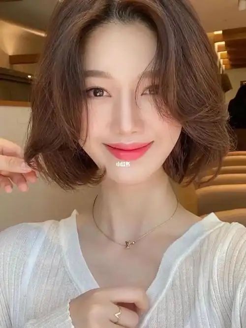 韩国短发烫发发根蓬松烫发尾气垫烫