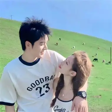 亲密又很恩爱的浪漫情侣头像 很耀眼的美好情侣头像