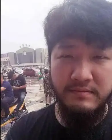 黑龙江伊春"大胡子"《中国新歌声》把那英唱哭 曾是警校生-东北网