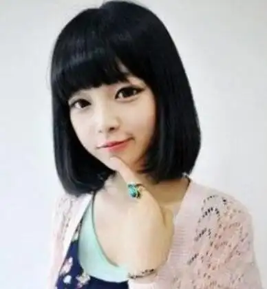 女生圆弧形齐刘海发型图片