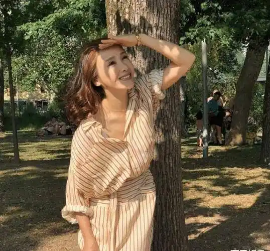 黎姿素颜近照曝光,五官精致无可挑剔,皮肤状态很好_气质_女神_衣服