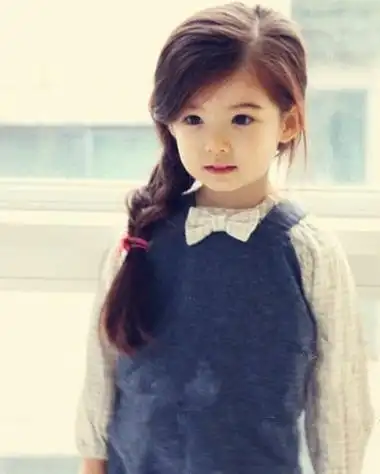 七八岁中长发小女孩扎什么小辫好看 长发小女孩