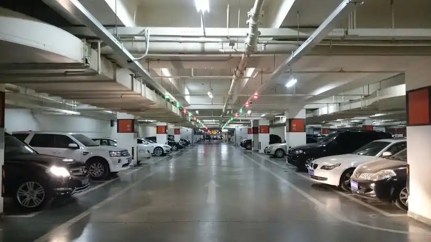 智能停车场管理车位引导系统|迅驰科技