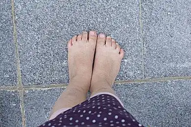 赤脚图片_赤脚高清图片_全景视觉