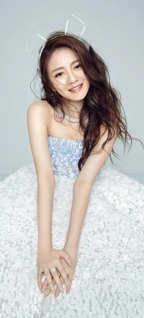 安以轩高清美图