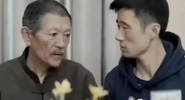 我农村娃意外成喜剧演员跟公司签约出演男一号身体经常透支