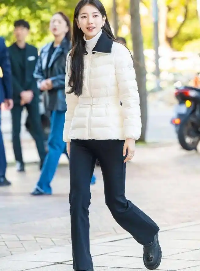 裴秀智最新街拍,惊艳亮相,瞬间改变形象