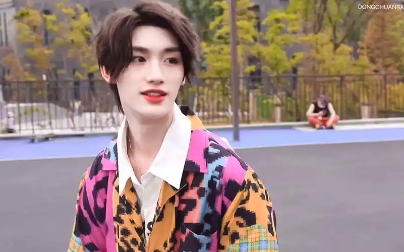 【丁程鑫】因颜值上韩国热搜的00后美少年到底有多好看?