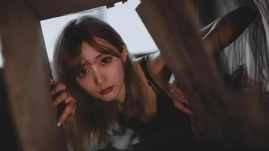 性感美女黑色连衣裙尽显身材曲面诱惑迷人,高清壁纸图片,大陆美女