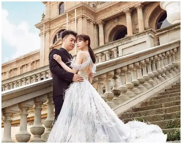 四次表白吴昕被拒,沈梦辰期待六年婚礼无果,他的爱情谁是多余?