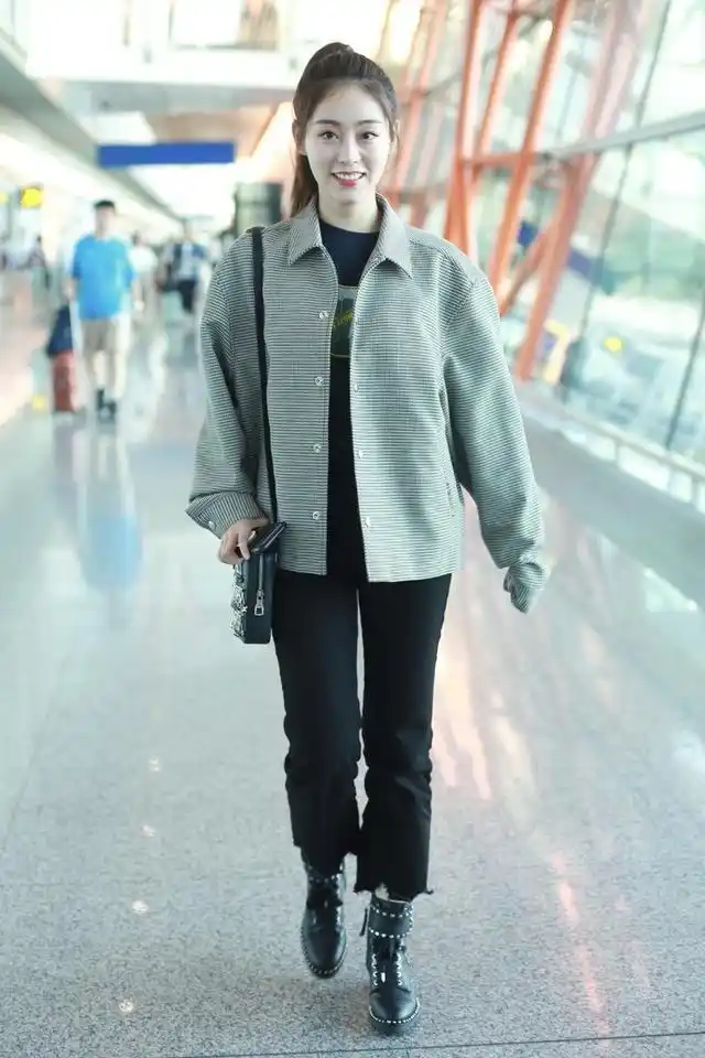 祝绪丹真是时尚界的大长腿,不到170的身高,却有超模感觉