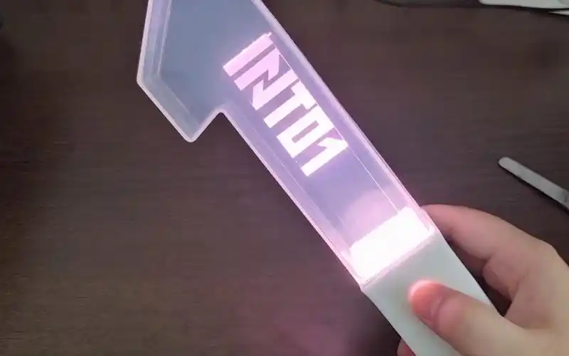 【into1应援棒开箱】终于收到啦～还有点没用明白哈哈哈