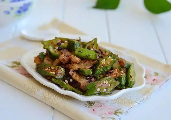 【豆豉五花小炒秋葵】营养加分的家常小炒菜