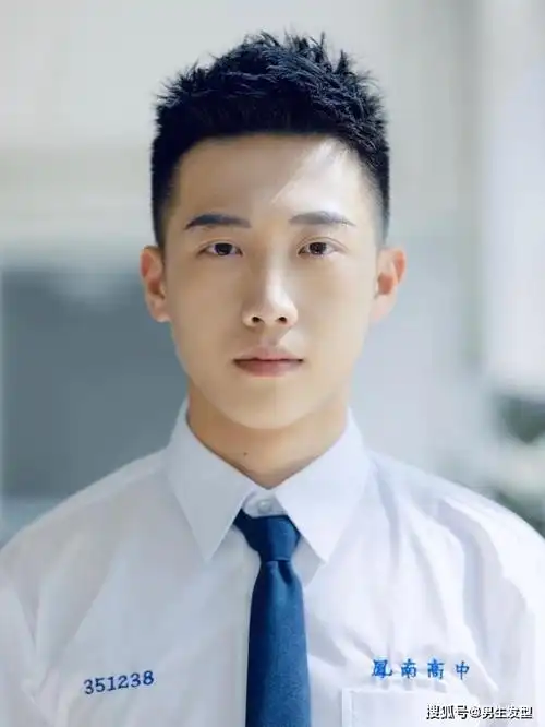 男生别留"锅盖头"了,这4款短发才适合夏天剪,清爽帅气显精神_发型