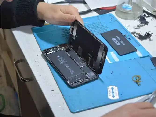 iphone8p换电池多少钱(实战iphone8plus换电池) - 价格百科