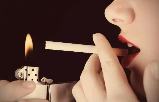 香烟恋上了手指. - h m j - h m j的博客